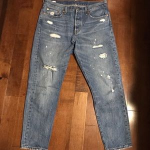 Levis distressed jeans